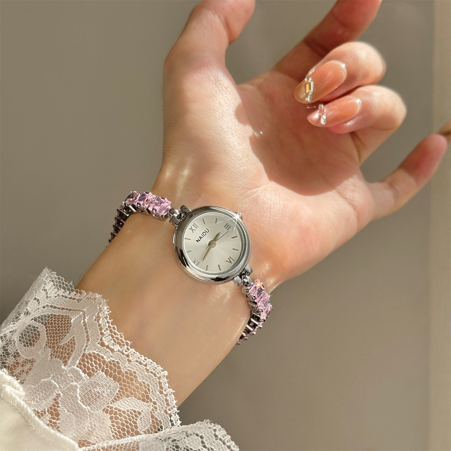 New Fashion Diamond-encrusted  - огляд і ціна Luxury Watch Level