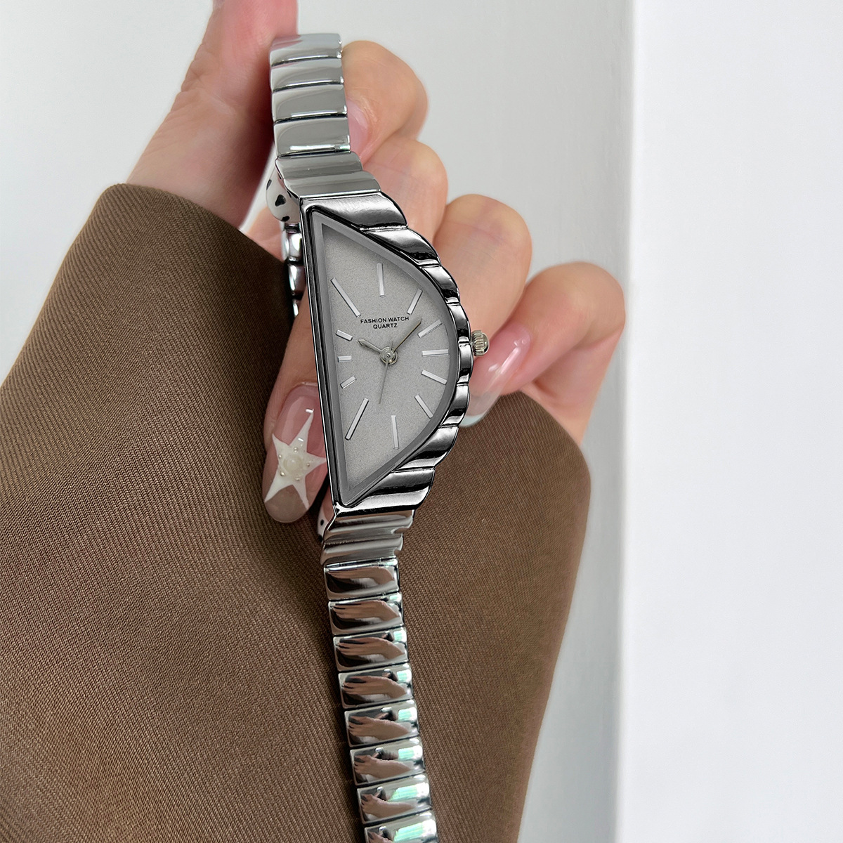 Women's watch Fashion Creative - огляд і ціна Watch Triangle Luxury