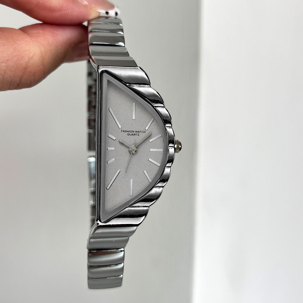 Women's watch Fashion Creative - огляд і ціна Watch Triangle Luxury