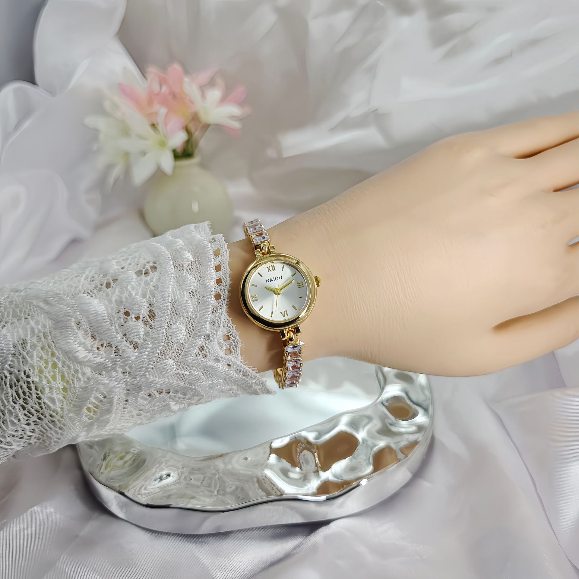 New Fashion Diamond-encrusted  - огляд і ціна Luxury Watch Level