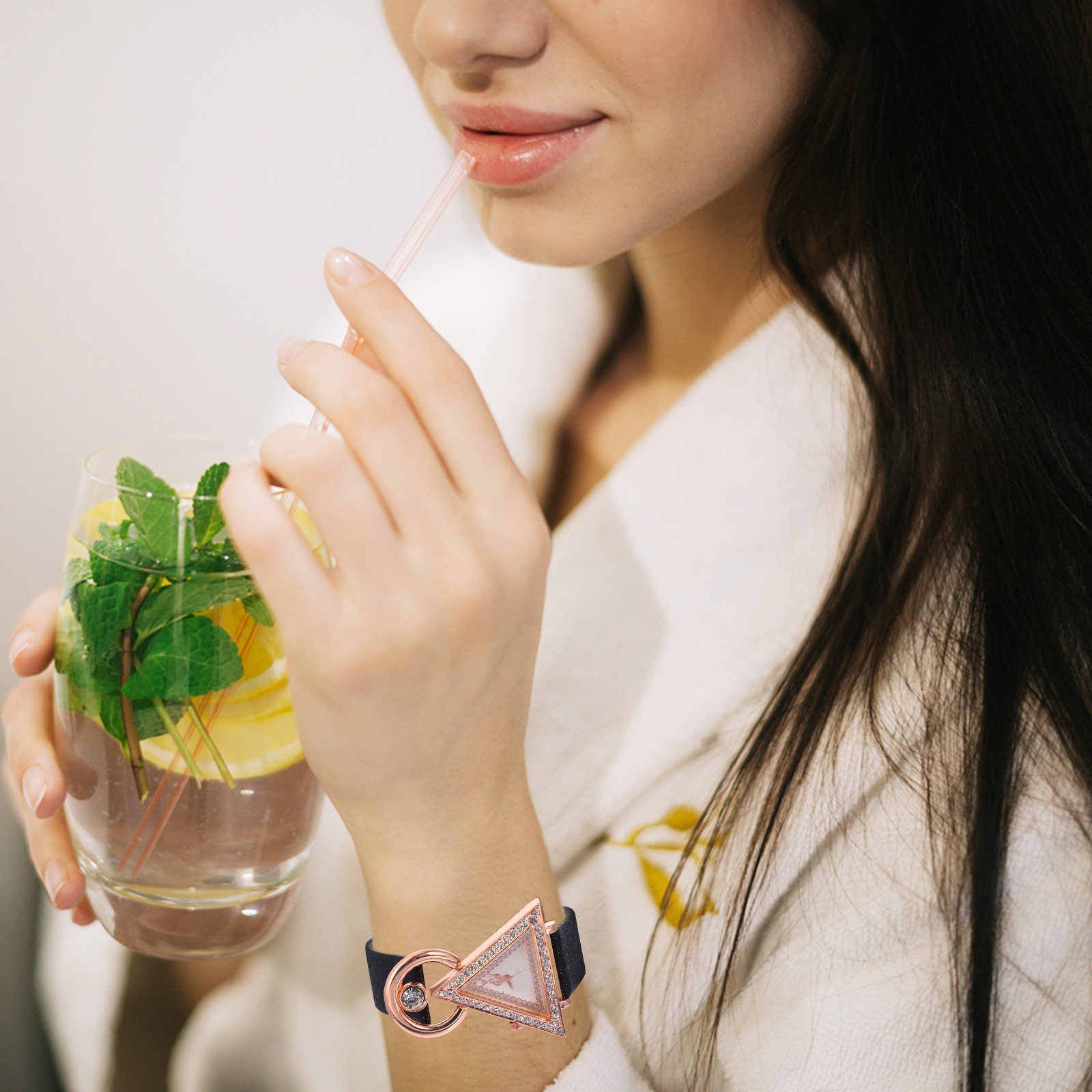 1Pcs Women Quartz Watch Triang - огляд і ціна Watch Triangle Luxury