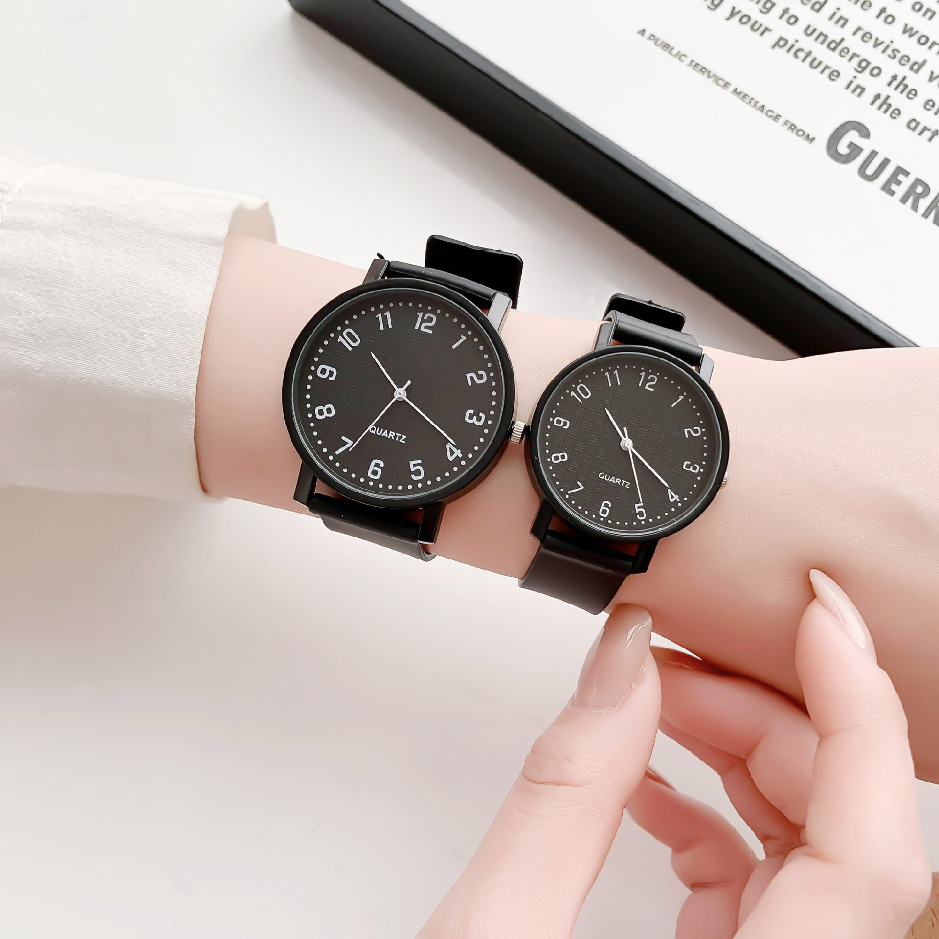 Simple Black Watch Quartz Watc - огляд і ціна Luxury Watch Leather Strap